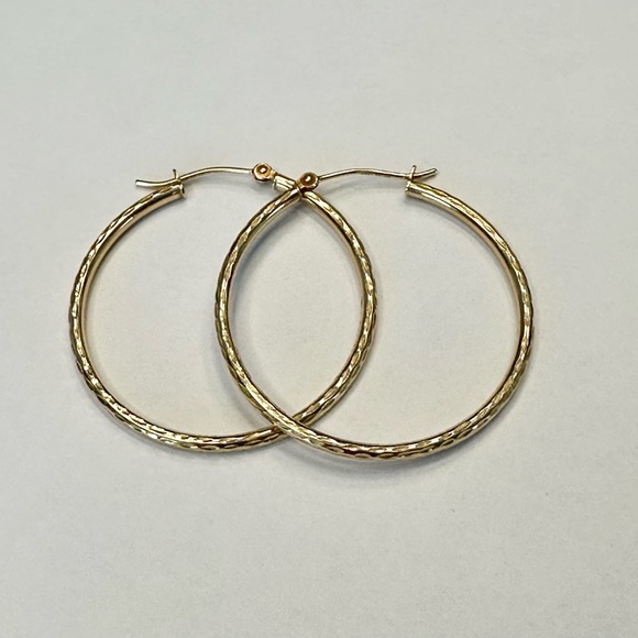 14k Yellow Gold Hoop Earrings 1.5” - Picture 1 of 2